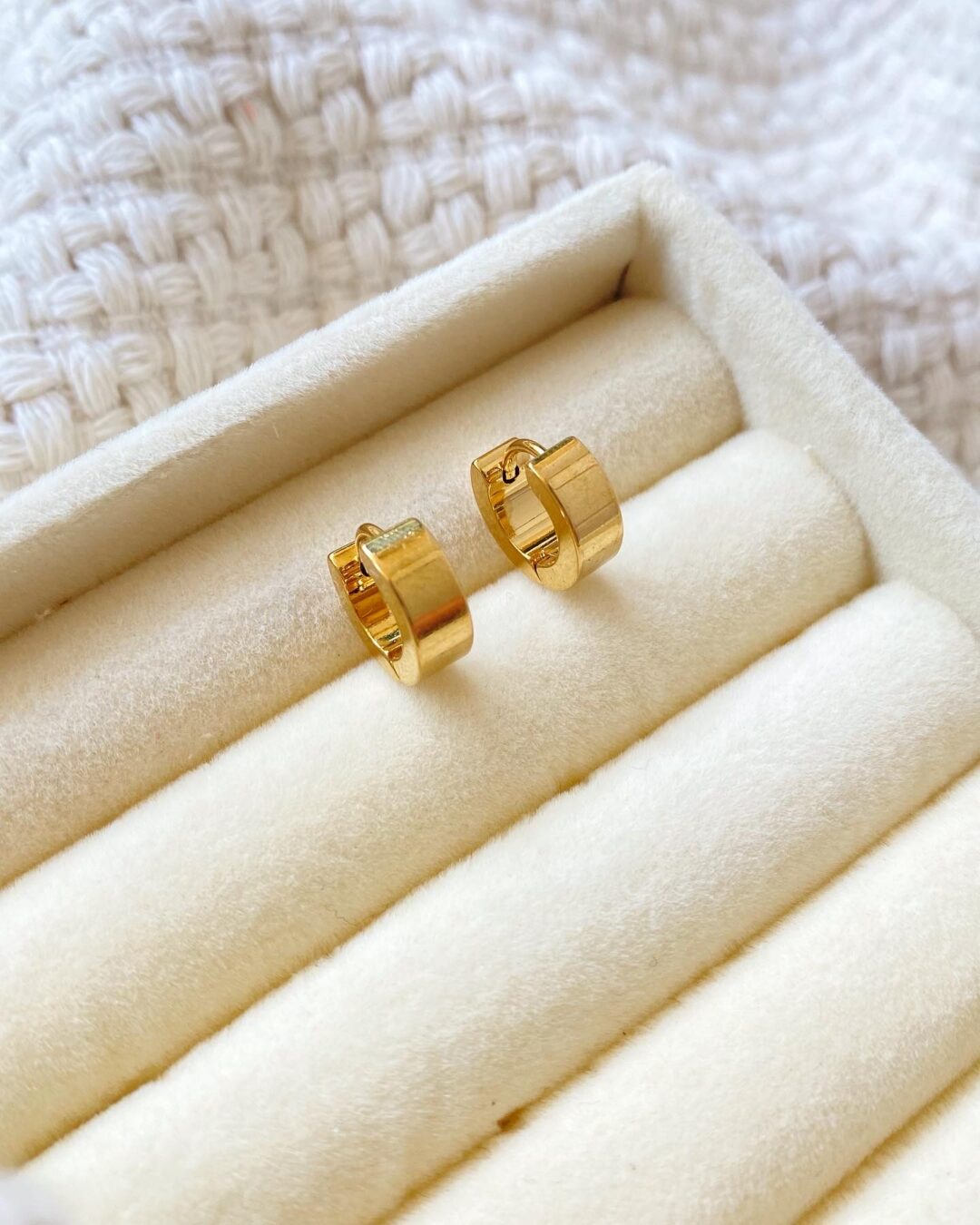 Rae Minimalist Earrings - Image 2